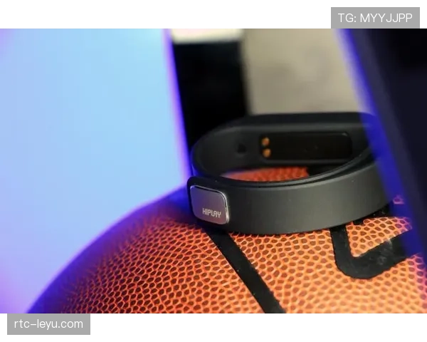 联赛试用新型智能篮球，内置传感器可测量传球速度与轨迹，用于转换进攻分析